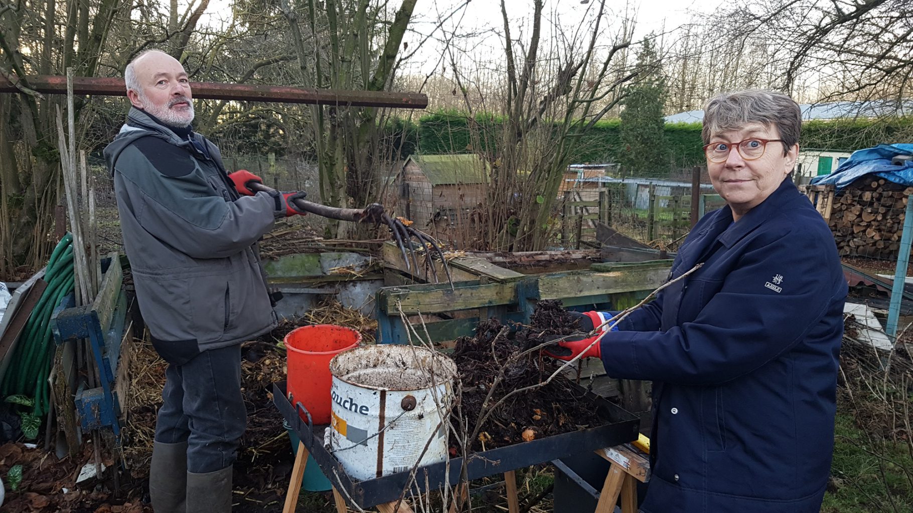 récolte de vers pour alimenter le compost