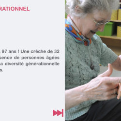 Rencontre entre un bébé et une personne âgée à la crêche
